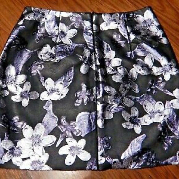 Zara small a line ruffle floral faux leather mini skirt - Picture 5 of 8
